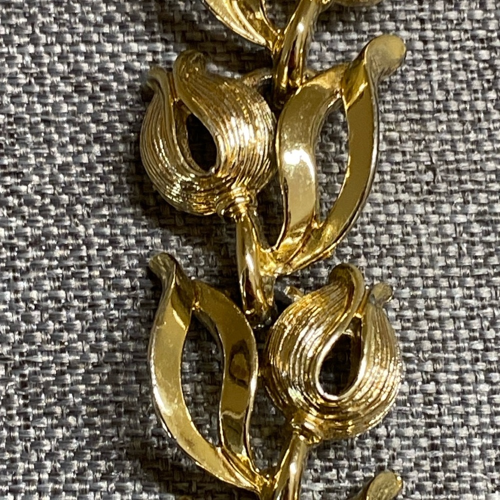 Vintage LISNER Tulip Bracelet